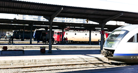 locomotive and train station bucarest